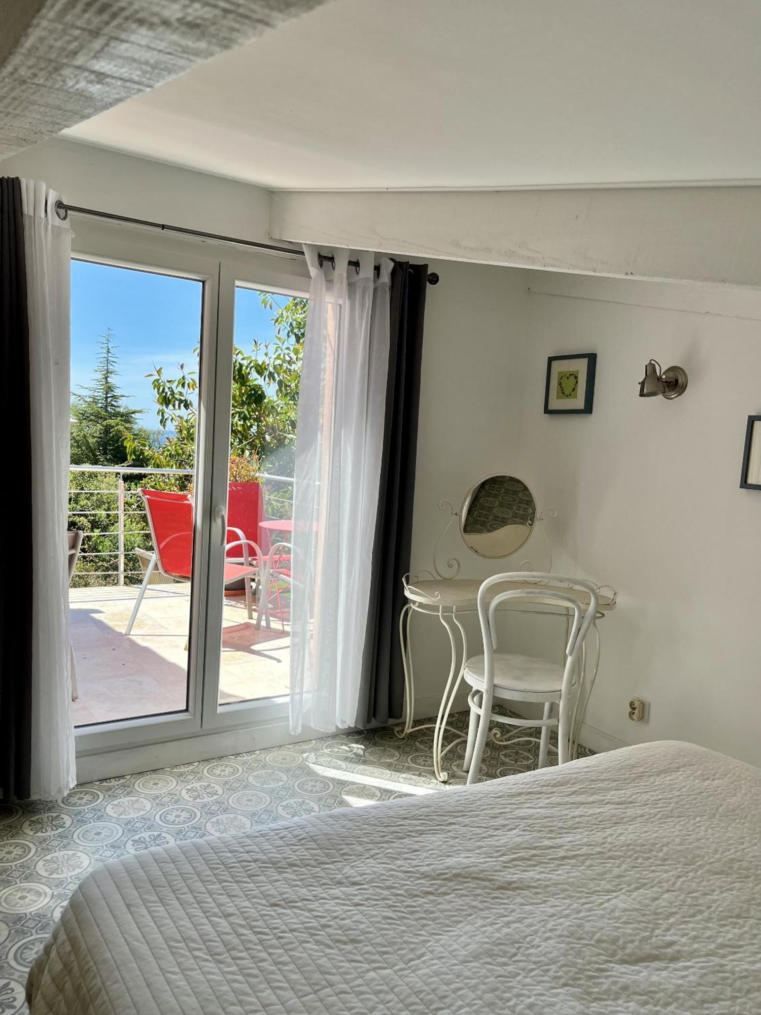 Hotel Le Patio Théoule-sur-Mer Zimmer foto